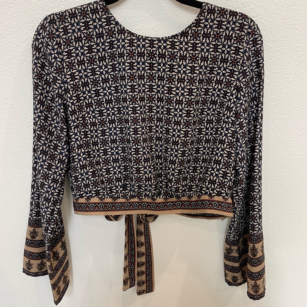 Forever 21 Geometric Cropped Blouse